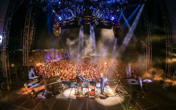Dave Matthews and Tim Reynolds perform at Moon Palace Cancun during their destination event.
