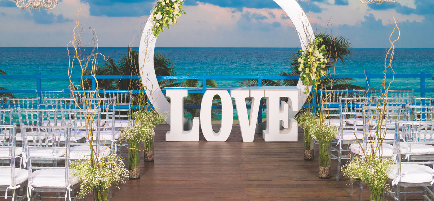 Image: Oceanview terrace ceremony setup at The Pyramid at Grand Oasis resort. (photo courtesy of Oasis Hotels & Resorts)