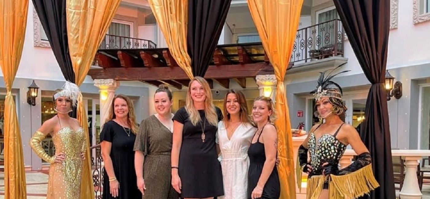 Image: Travel advisors enjoying Playa's Gold Event at The Yucatan Resort Playa Del Carmen. (photo via Playa Hotels & Resorts)