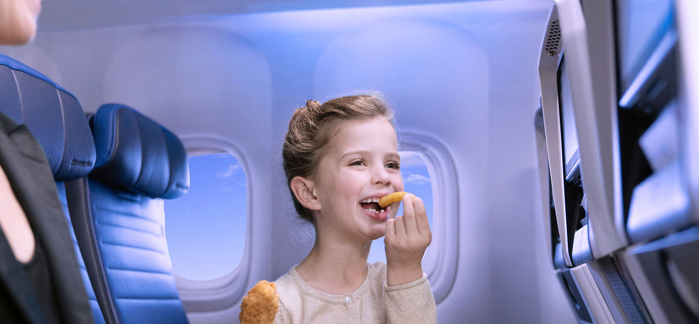 Image: United Airlines is bringing back its kids meals on select flights. (United Airlines)