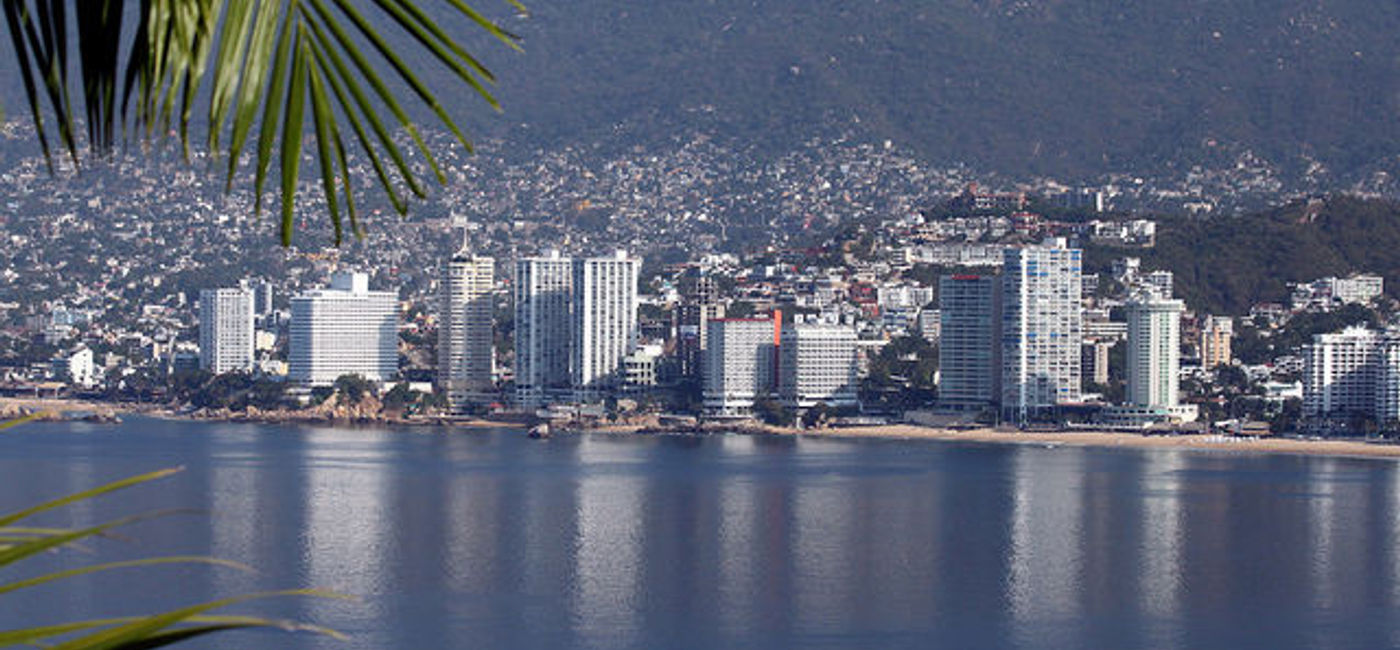 Image: PHOTO: Acapulco cityscape. (photo via Flickr/Prayitno) 