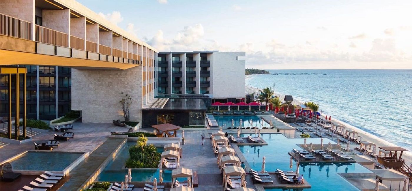 Image: PHOTO: A beachfront pool at Grand Hyatt Playa del Carmen. (photo via Grand Hyatt Playa del Carmen (Grand Hyatt Playa del Carmen)