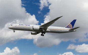 United Airlines Boeing 787 Dreamliner approaching London Heathrow Airport