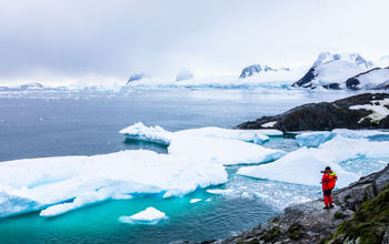 Antarctica, icebergs, tourist