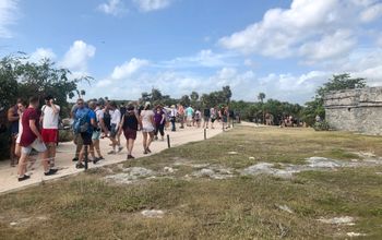Una encuesta de Vuela a la Vida, plataforma dedicada a publicar las mejores ofertas de viaje, destacó que los turistas recobraron el optimismo frente a la pandemia. (Photo via: Codie Liermann).