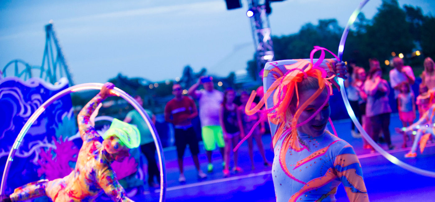Image: Electric Floating Acts at SeaWorld San Diego. (photo courtesy of SeaWorld Parks & Entertainment)