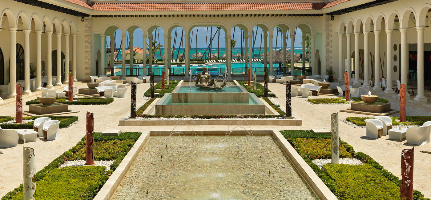 Image: Paradisus Palma Real Golf & Spa Resort Colonial Plaza. (photo courtesy of Melia Hotels International)