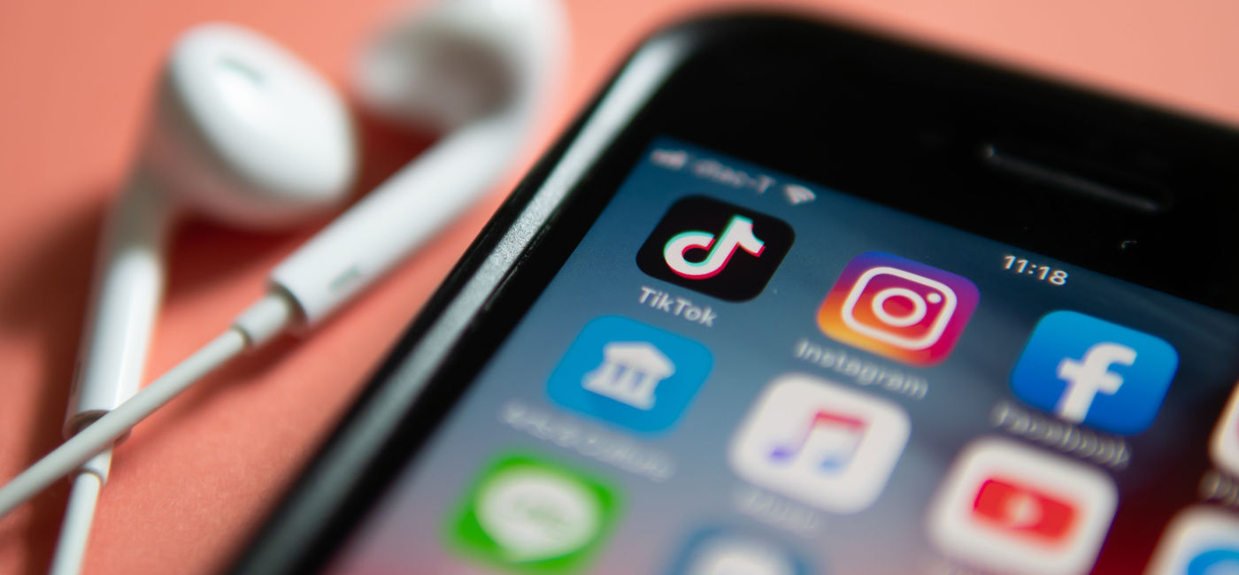 Image: Social media apps on phone  (Photo via: Wachiwit / iStock Editorial / Getty Images Plus).