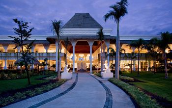 Grand Sunset Princess exterior lobby