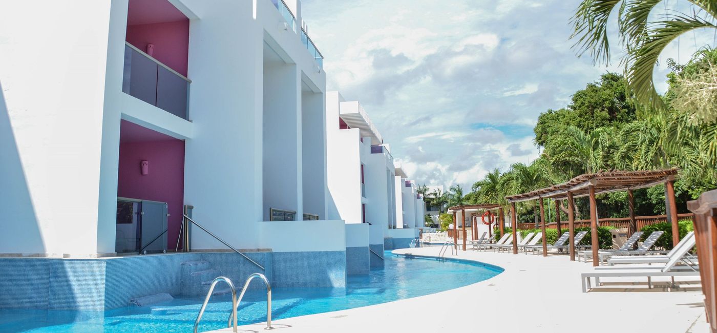 Image: Swim out rooms at Princess Family Club Riviera Maya. (photo via Princess Hotels & Resorts)