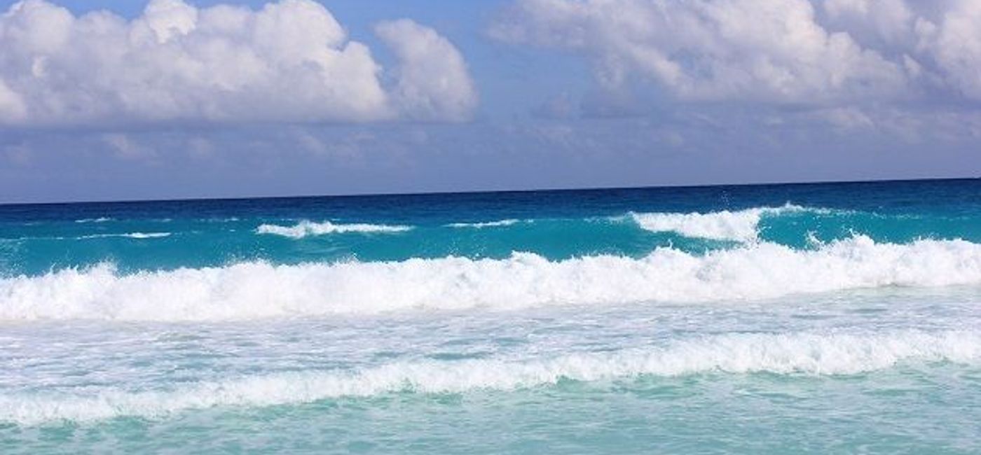 Image: PHOTO: Waves in the hotel zone in Cancun, Mexico. (Photo via Flickr/Chris Oakley)