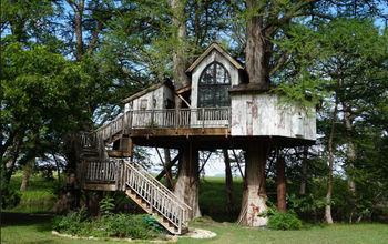 The Chapelle Treehouse at Treehouse Utopia in Texas