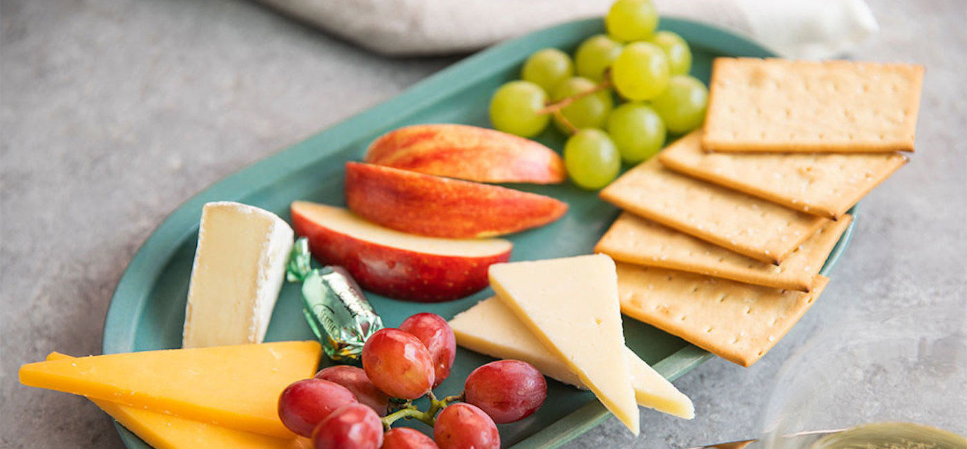 Image: Alaska Airlines' fruit and cheese platter. (photo courtesy of Alaska Airlines)