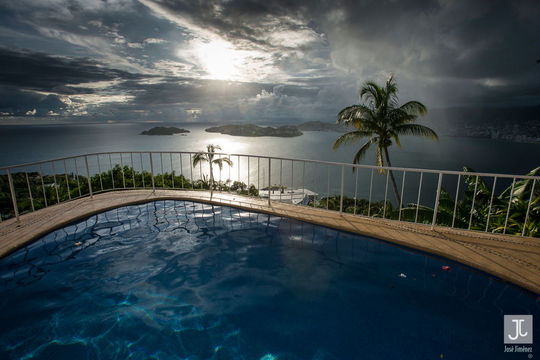 Riviera Diamante Acapulco invita a todas las familias a visitar el Pacífico Mexicano y reservar en sus hoteles y disfrutar de cada una de las amenidades.