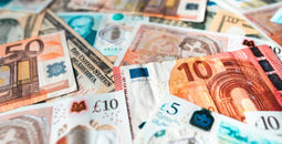 Mixed bills of different global currencies.
