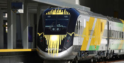 train, brightline, travel