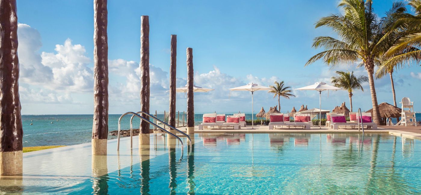 Image: PHOTO: Club Med Cancun Pool. (photo via Club Med) ((photo via Club Med))