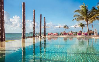 Club Med Cancun Pool