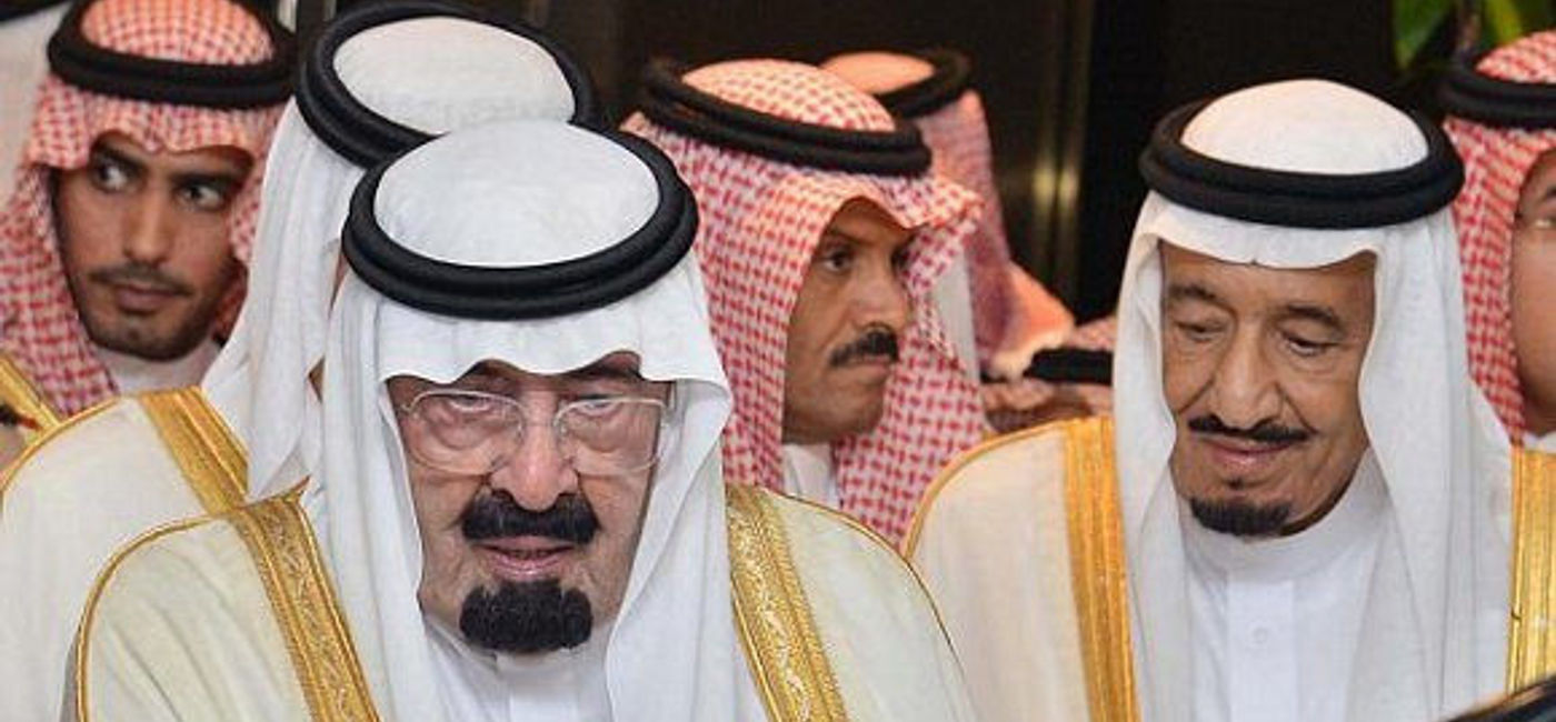 Image: PHOTO: Saudi Arabia's King Salman has a ridiculous entourage. (Photo via Flickr/ Global Panorama) (Flickr/Global Panorama)