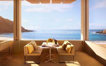 Marea, restaurante al fresco ubicado en la bah&#237;a de Santa Mar&#237;a con impresionantes vistas panor&#225;micas al Mar de Cort&#233;s. (photo: Montage Los Cabos)