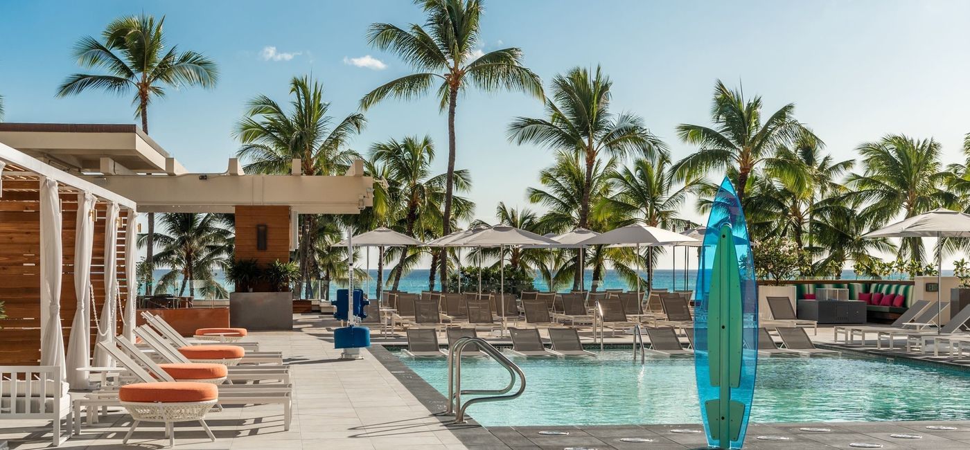 Image: The new Queensbreak pool and amenity deck at Waikiki Beach Marriott Resort & Spa. (photo courtesy of Marriott International)