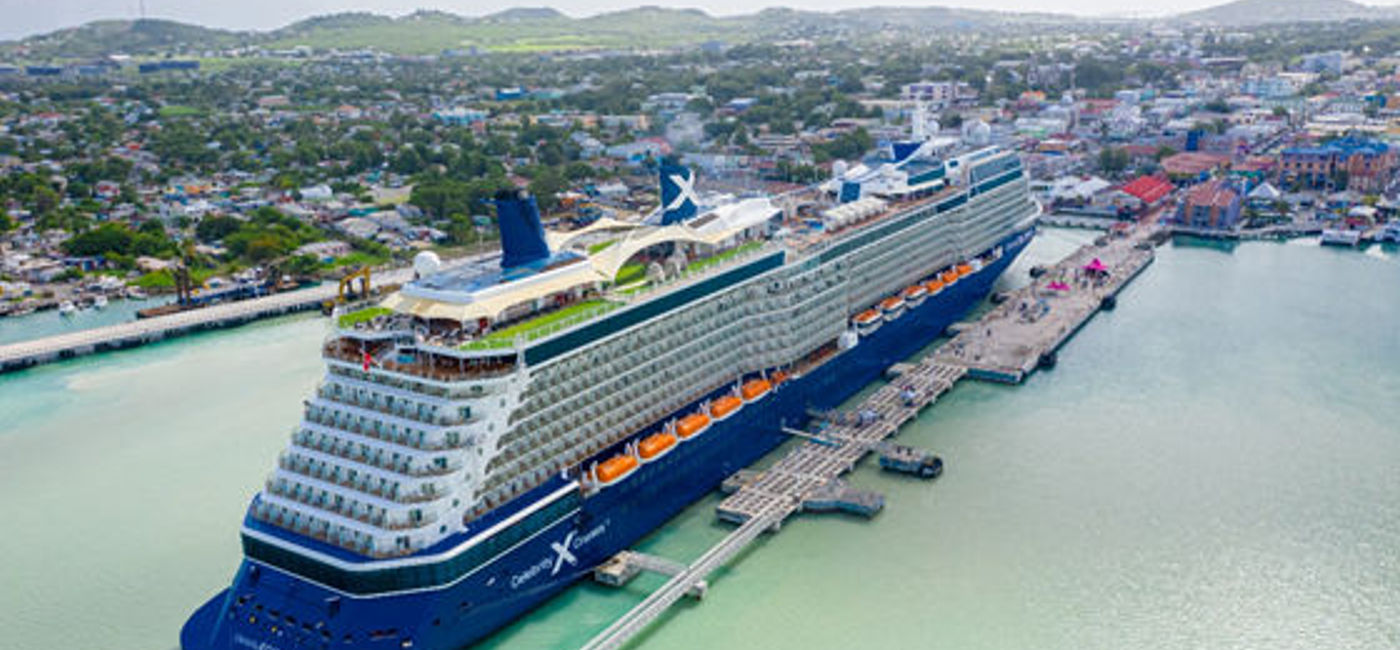 Image: Celebrity Equinox au port d'Antigua (Celebrity Equinox au port d'Antigua)