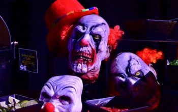 haunted houses, killer clowns, Universal Orlando, Halloween Horror nights