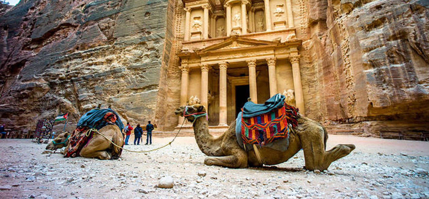 Image: PHOTO: Al Khazneh in Petra, Jordan. (photo via Flickr/Colin Tsoi)