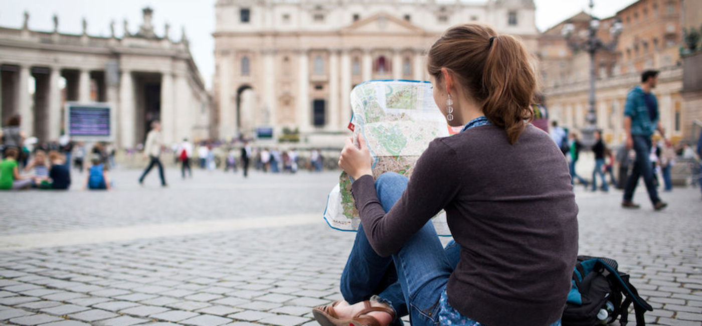 Image: PHOTO: Millennial traveler. (photo courtesy of Thinkstock)