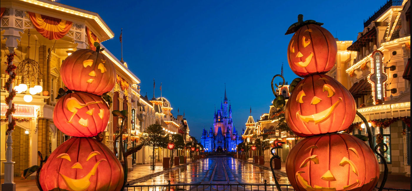 Image: Halloween Decorations at Magic Kingdom (Photo via Disney)