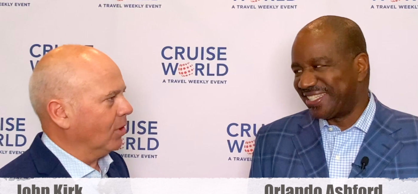 Image: TravelPulse Canada's John Kirk with Holland America Line's President, Orlando Ashford. (PHOTO: TravelPulseCanada)