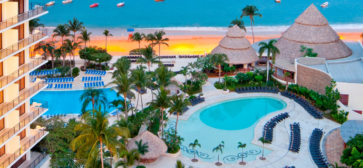 Image: If you still need to figure out where to stay and like comfort, check out these 5 best luxury hotels at Acapulco. (Travel Impressions)