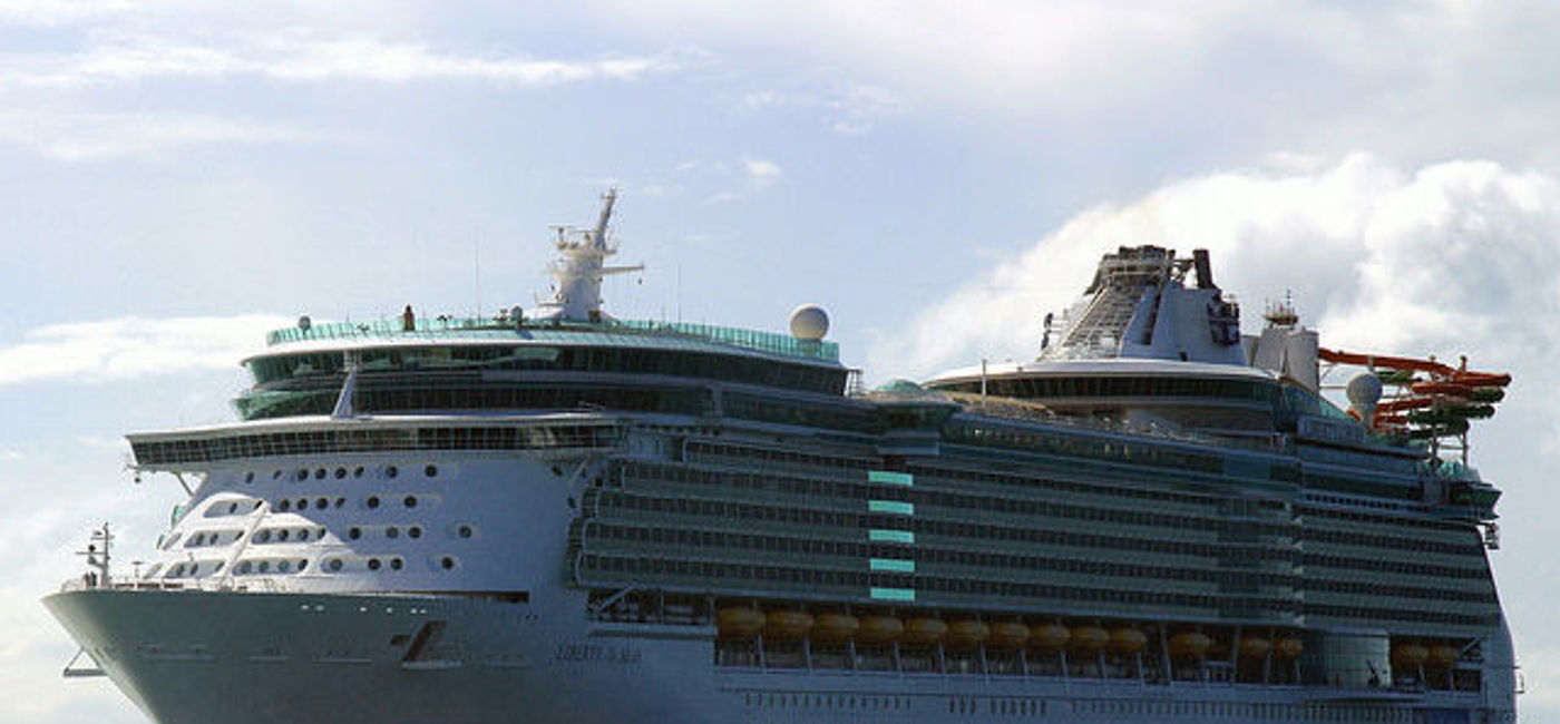 Image: PHOTO: Royal Caribbean Cruise Line's Liberty of the Seas. (Photo via Flickr/Prayitno)