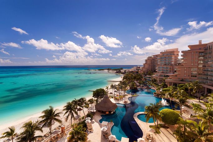 Book at Grand Fiesta Americana Coral Beach Cancun All Inclusive and get up to 60 % in savings + kids stay free