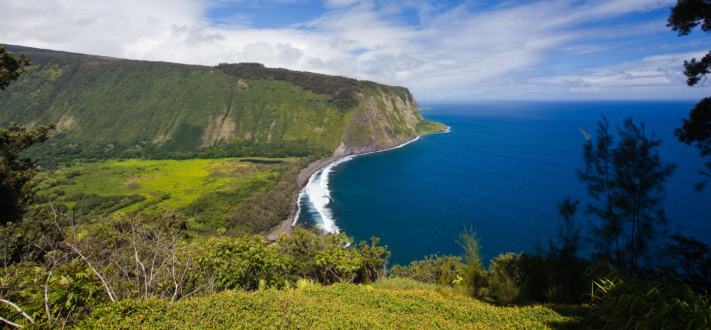 Image: Waipio Bay and Valley (Photo via Hawaii Tourism Authority (HTA) / Tor Johnson)