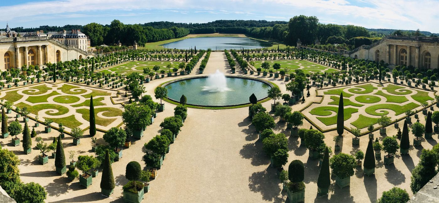 Photo: Gardens at the Palace of Versailles, France. (photo via Unsplash/Armand Khoury)