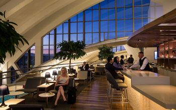 LAX Lounge