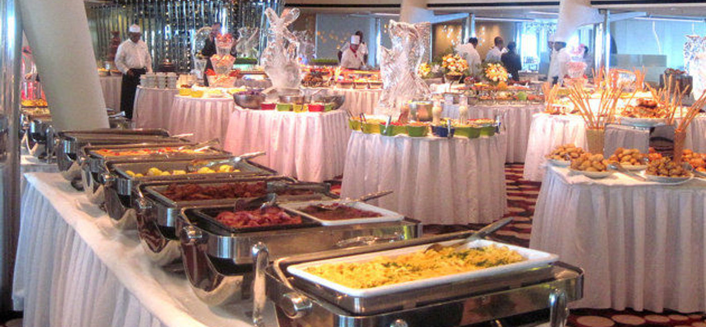 Image: PHOTO: Cruise Buffet on Celebrity Equinox. (photo via Flickr/Roger W)