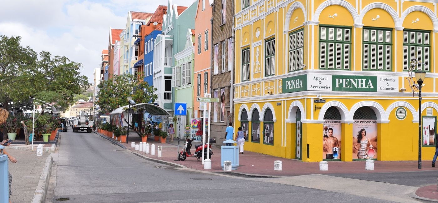 Image: Downtown Curacao (PHOTO: TravelPulseCanada)