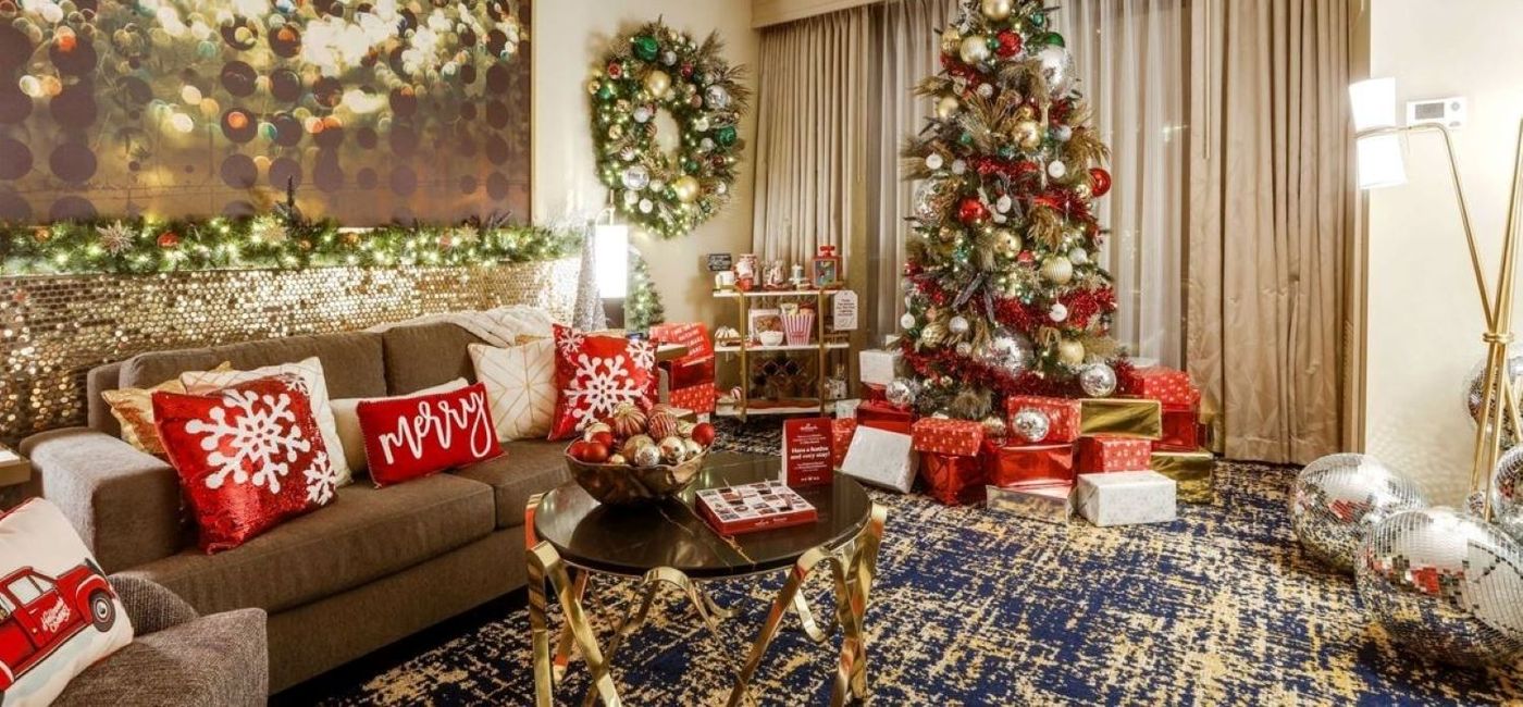 Image: The Hallmark Channel "Countdown to Christmas" Holiday Suite at the Hilton Las Vegas at Resorts World. (photo via Hilton) ((photo via Hilton))