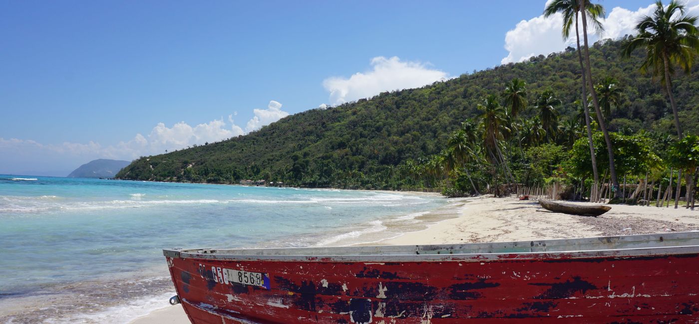Image: Haiti is among five countries that have achieved CCI marine protection targets. (Photo by Brian Major).