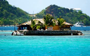 Happy island, Beach bar, St. Vincent & The Grenadines