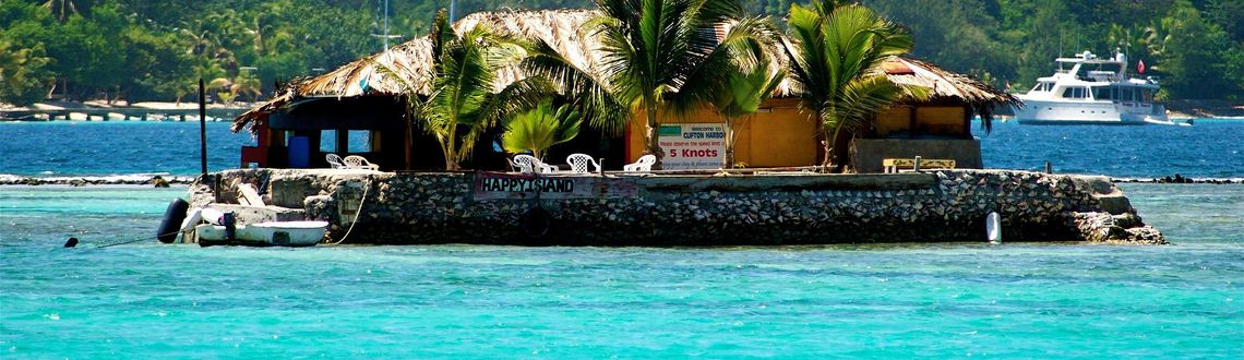 Happy island, Beach bar, St. Vincent & The Grenadines