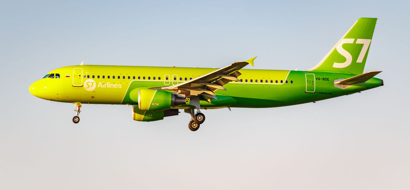 Image: PHOTO: S7 Airlines Airbus A320. (photo via Fotokot197/iStock Editorial/Getty Images Plus)