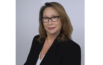 Lisa Auguste, Scenic
