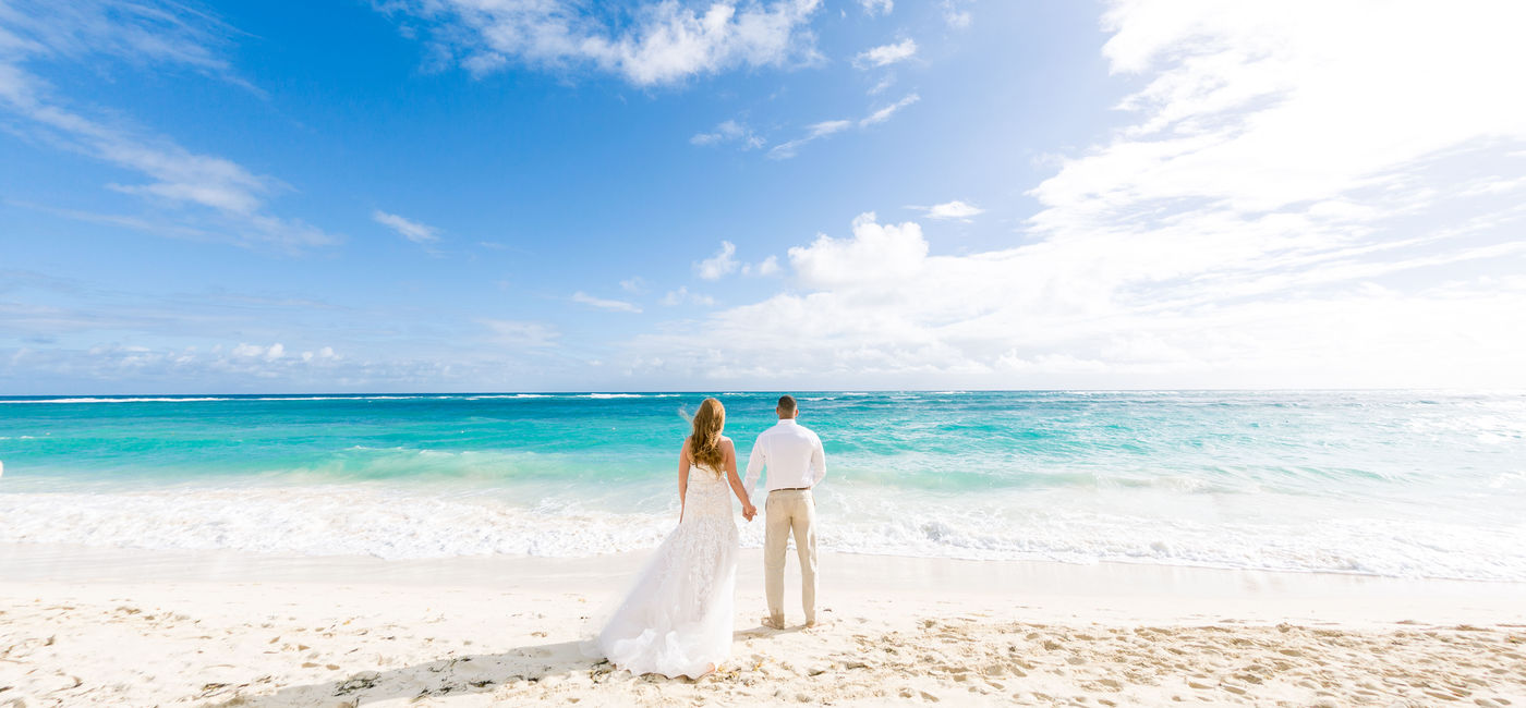 Image: Beach wedding at Majestic Resorts Punta Cana (Photo Credit: Majestic Resorts)