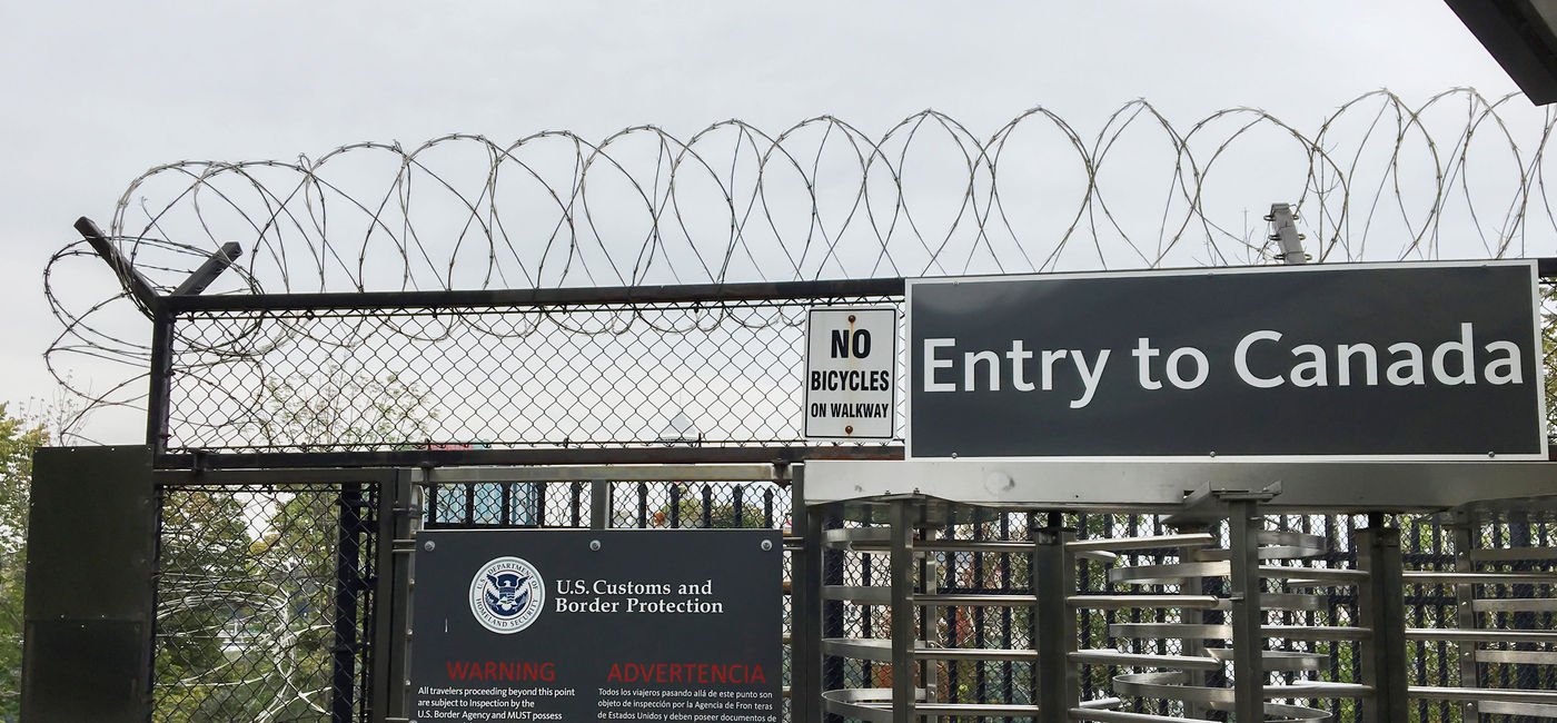 Image: Frontière canado-américaine (photo via mphillips007 / iStock / Getty Images Plus)