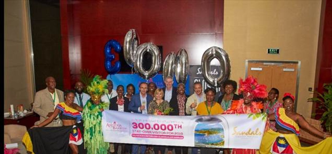 Image: Antigua-et-Barbuda accueillent leur 300 000e visiteur (PHOTO: courtoisie de l'Office du tourisme d'Antigua-et-Barbuda)