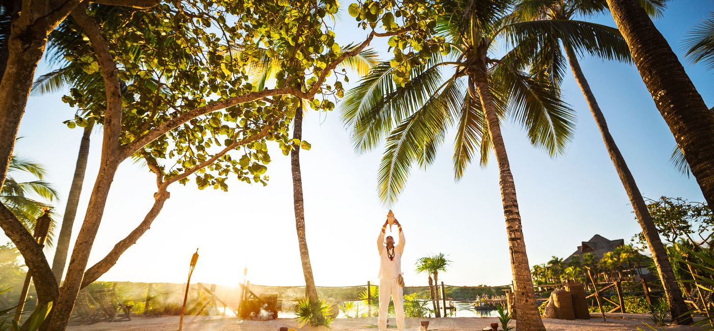 Image: Purifications and New Being Ceremony at La Casa de la Playa (photo via Hoteles Xcaret)