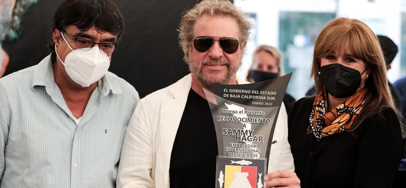 Image: From L to R – Mayor of Los Cabos, Óscar Leggs Castro; Sammy Hagar; Secretary of Tourism, Economics and Sustainability of the state of Baja California Sur, Maribel Collins. (photo via Los Cabos Tourism) ((photo via Los Cabos Tourism))